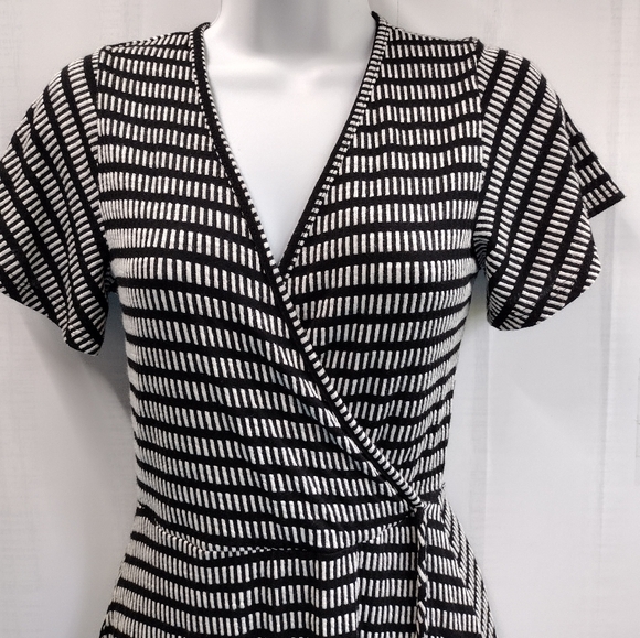 Caution to The Wind Women's Dress Striped A-line Black White Size S - Picture 2 of 8